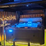 Luxuriöse Mit Privatem Wellnessbereich Obereisenhausen