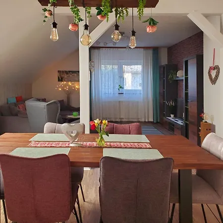 Luxurioese Mit Privatem Wellnessbereich