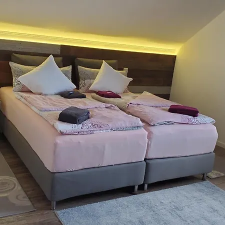 Luxurioese Mit Privatem Wellnessbereich