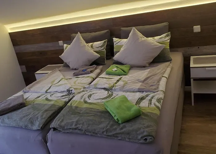 Luxurioese Mit Privatem Wellnessbereich Obereisenhausen